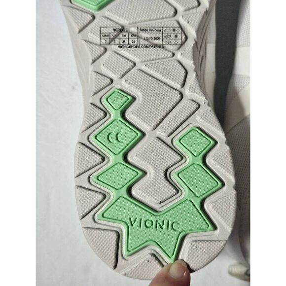 Vionic Norelle ladies athletic shoes Nwt - Picture 8 of 10